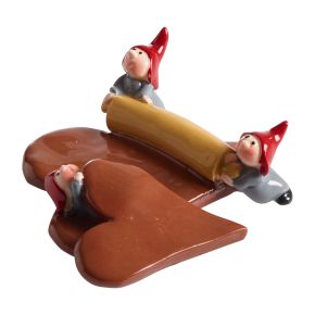 Nääsgränsgården 3 Tomte bake height 8.5 cm red, brown, grey