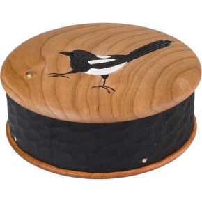 Wildlife Garden wooden box / jewelry box magpie black height 6.4 cm Ø 15 cm hand-carved
